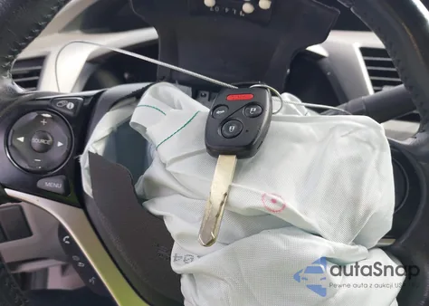 2012 Honda Civic Hybrid z USA, uszkodzony, nr VIN JHMFB4F30CS002626